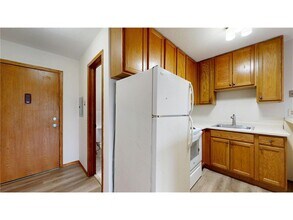 2216 Pleasant Ave in Minneapolis, MN - Building Photo - Building Photo