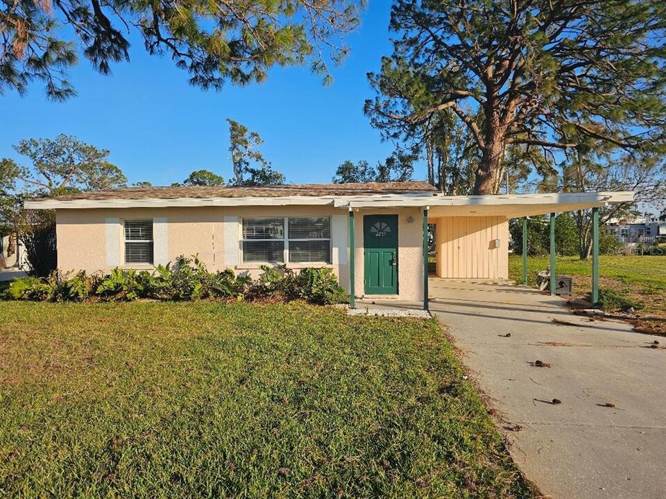 4428 106th St W in Bradenton, FL - Building Photo