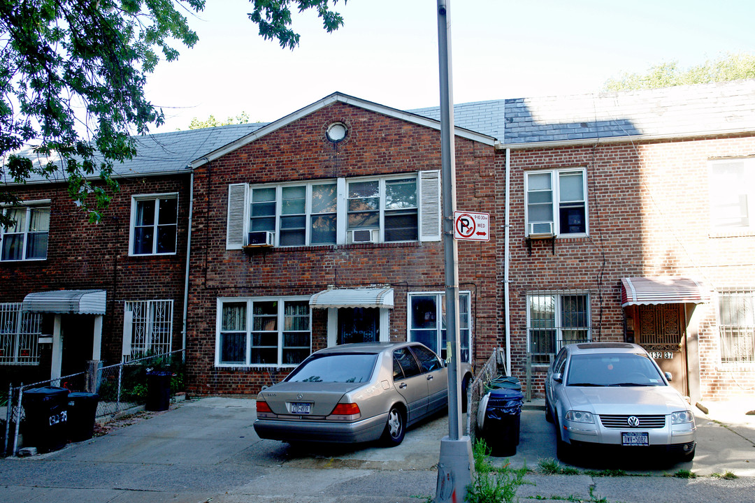 13227-13237 Avery Ave in Flushing, NY - Building Photo