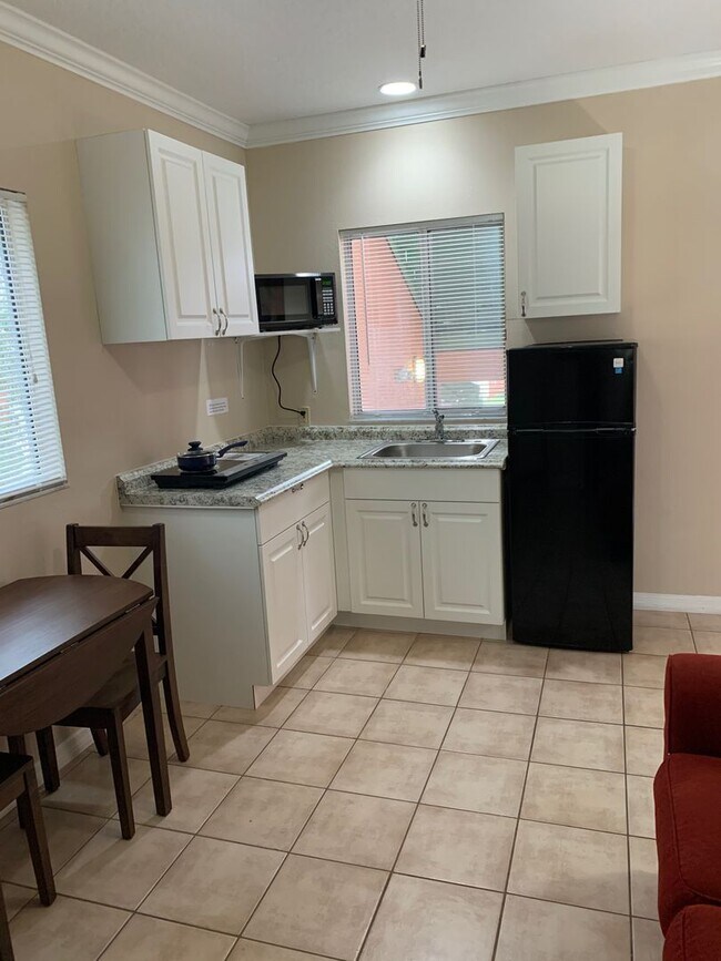 2777 N Poinciana Blvd in Kissimmee, FL - Building Photo - Building Photo