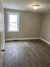 62 Main St in Philadelphia, NY - Foto de edificio - Building Photo