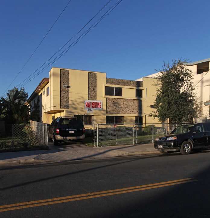 220 N Avenue 57 in Los Angeles, CA - Building Photo