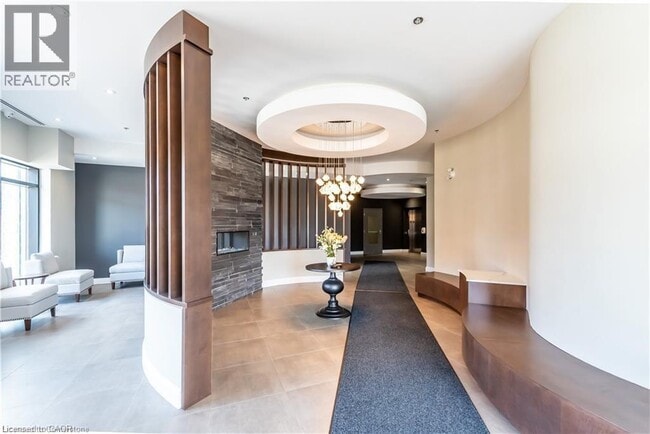 1 Redfern Ave in Hamilton, ON - Building Photo - Building Photo