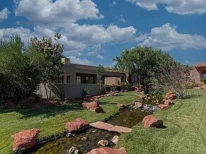 2255 Tuweap Dr in Saint George, UT - Building Photo - Building Photo