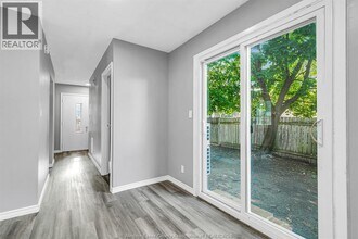 9020 Conway Ct in Windsor, ON - Building Photo - Building Photo