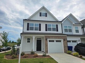 1001 Heartstone Wy in Durham, NC - Building Photo