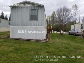 1079 Reynolds Rd in Lewisville, NC - Foto de edificio - Building Photo