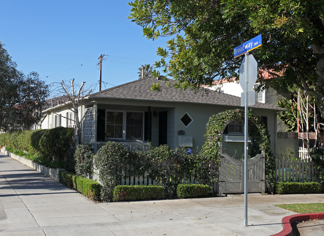 1458 Princeton St in Santa Monica, CA - Building Photo - Building Photo