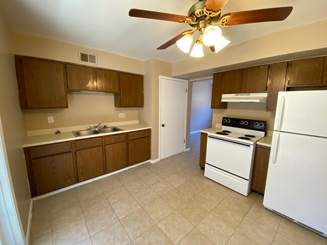 8903 35th St W, Unit 1 in Rock Island, IL - Building Photo - Building Photo