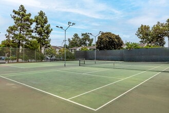 CentrePointe in San Diego, CA - Foto de edificio - Building Photo