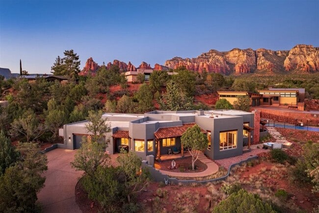 60 Painted Canyon Dr