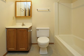 291 North in Whitewater, WI - Building Photo - Interior Photo
