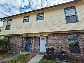 6028 Duclay Rd in Jacksonville, FL - Building Photo