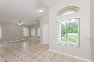 1414 E Harmony Lake Cir in Davie, FL - Building Photo - Building Photo