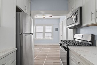 1049 E 5th St, Unit L in Long Beach, CA - Building Photo - Building Photo