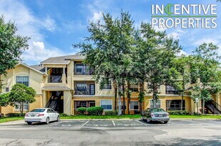 2612 Robert Trent Jones Dr in Orlando, FL - Building Photo