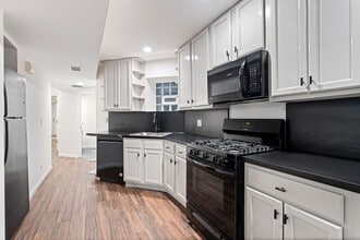 823 W Roscoe St, Unit Garden in Chicago, IL - Building Photo - Building Photo