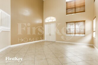 2332 SW 126th Ave in Miramar, FL - Foto de edificio - Building Photo