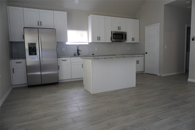 11488 Underwood St in Willis, TX - Building Photo - Building Photo