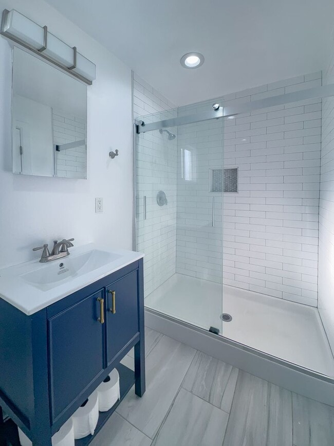 property at 13906 Yukon Ave