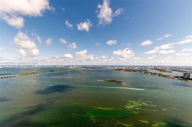 700 NE 24th St, Unit 5405 in Miami, FL - Building Photo - Building Photo