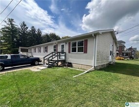 6 Eley St in Nazareth, PA - Building Photo - Building Photo