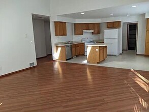 759 Stephens Dr in Eugene, OR - Building Photo - Building Photo