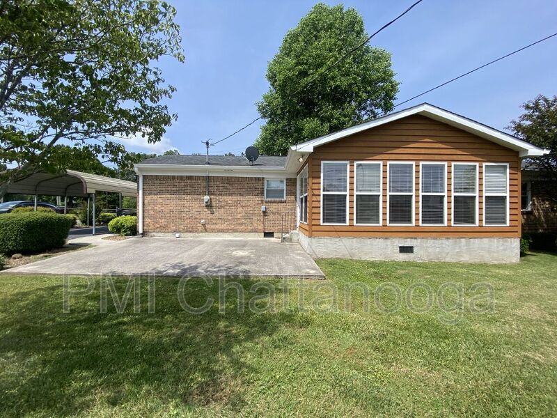 575 Cross St in Rossville, GA - Building Photo