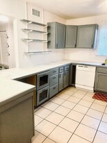 527 Tibet Ave in Savannah, GA - Building Photo