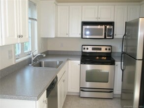 20 Orchard St in Brookfield, CT - Building Photo - Building Photo