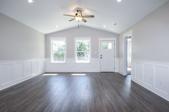 42 Lance Ln in Crawfordville, FL - Building Photo - Building Photo