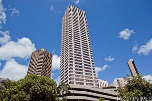 343 Hobron Ln in Honolulu, HI - Building Photo