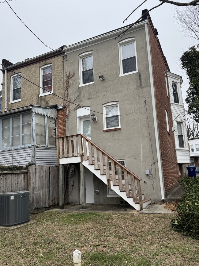 414 S Augusta Ave, Unit 414 in Baltimore, MD - Foto de edificio - Building Photo