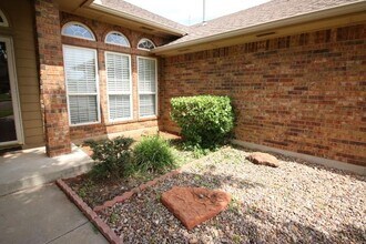 905 Renita Way in Moore, OK - Building Photo - Building Photo