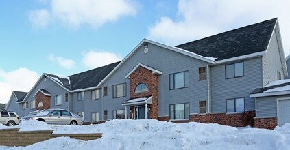 Bolson Drive Apartments in Oconomowoc, WI - Building Photo - Building Photo