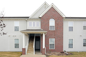 Mane Gate Apartments in Iowa City, IA - Foto de edificio - Building Photo