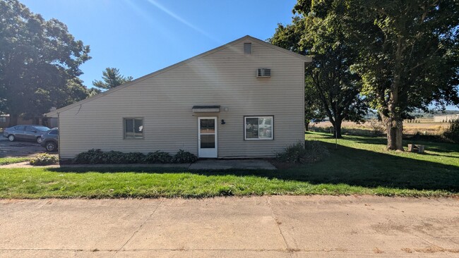 797 Kerns Dr NE in Bolivar, OH - Building Photo - Building Photo