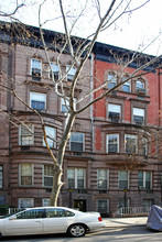 51 W 69th St in New York, NY - Building Photo - Building Photo