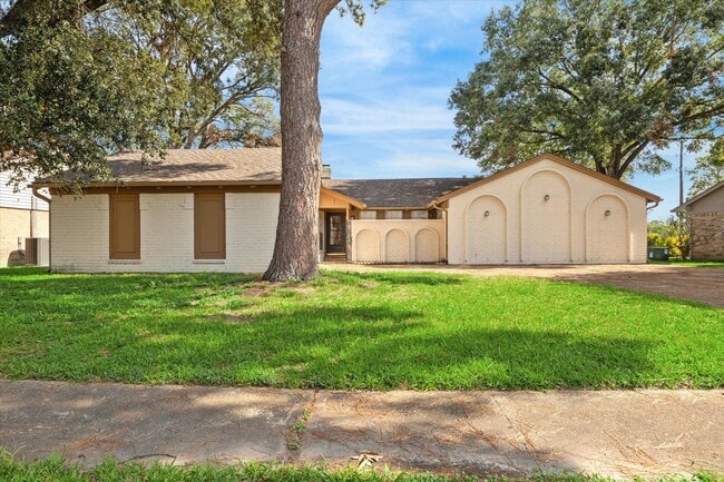 property at 5423 Bent Bough Ln
