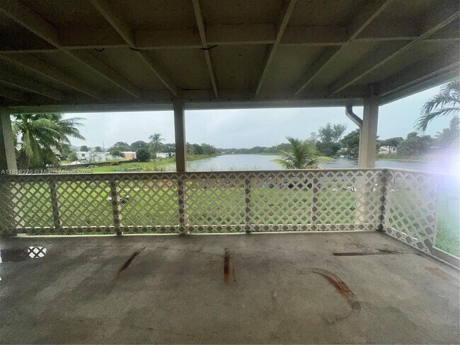 3082 Hibiscus Cir in West Palm Beach, FL - Building Photo - Building Photo