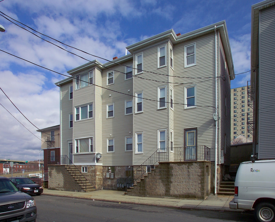 30-38 Mulberry St in Fall River, MA - Building Photo