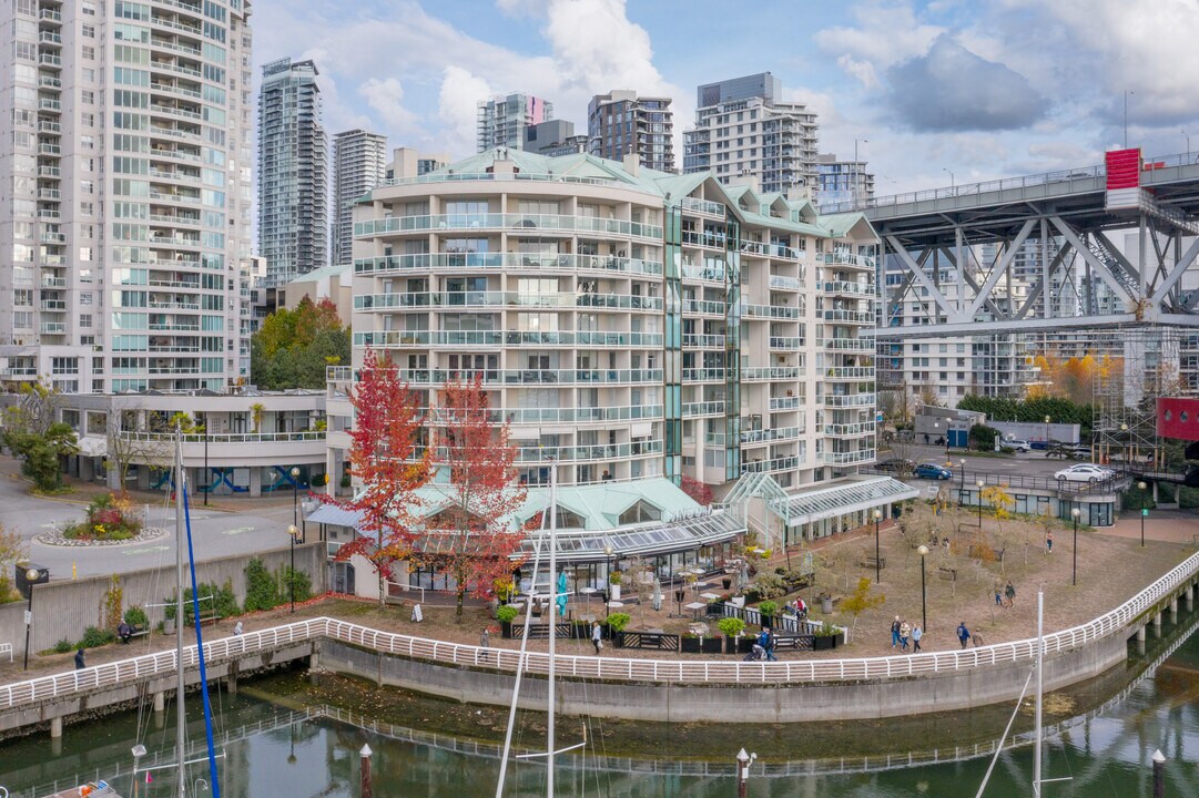 The Admiralty in Vancouver, BC - Building Photo