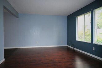 62 Omaha Ct in Sacramento, CA - Building Photo - Building Photo