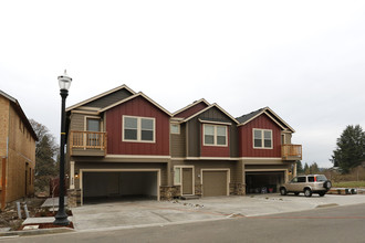 Green Gables Townhomes in Ridgefield, WA - Building Photo - Building Photo