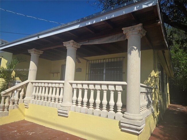 127 NW 19th Ave in Miami, FL - Building Photo - Building Photo