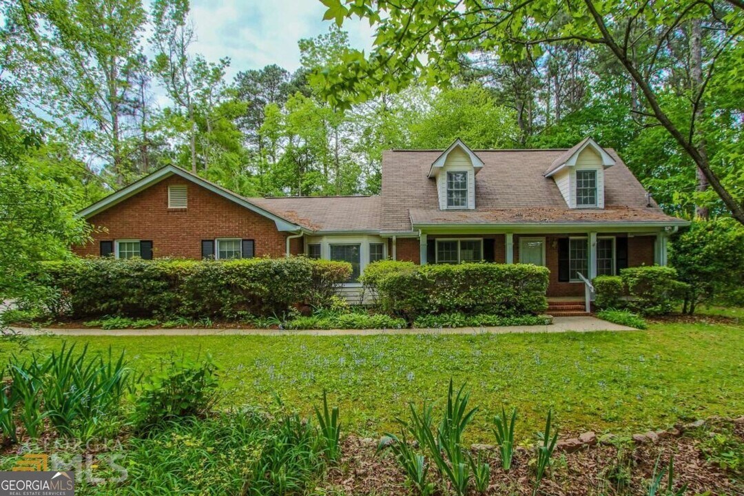 481 New Hope Rd in Fayetteville, GA - Building Photo