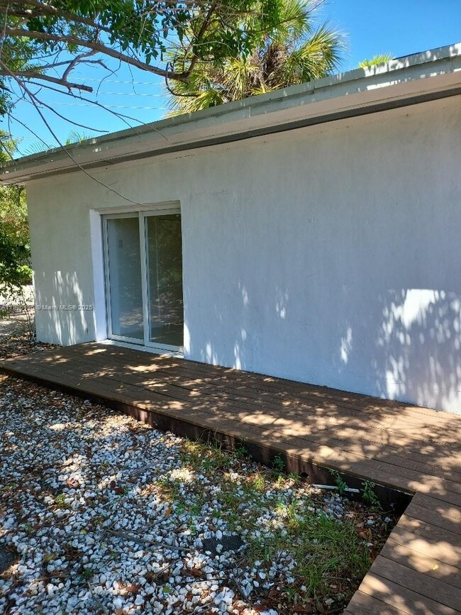 property at 7707 Hawthorne Ave