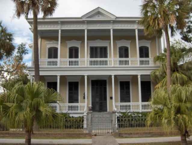 1426 Sealy St in Galveston, TX - Building Photo