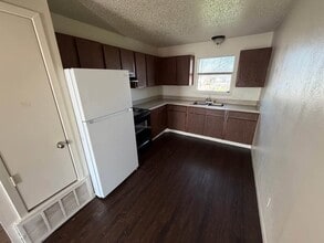 200 S Mott Dr in Elm Mott, TX - Building Photo - Building Photo