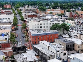 14 W Front St in Red Bank, NJ - Foto de edificio - Building Photo